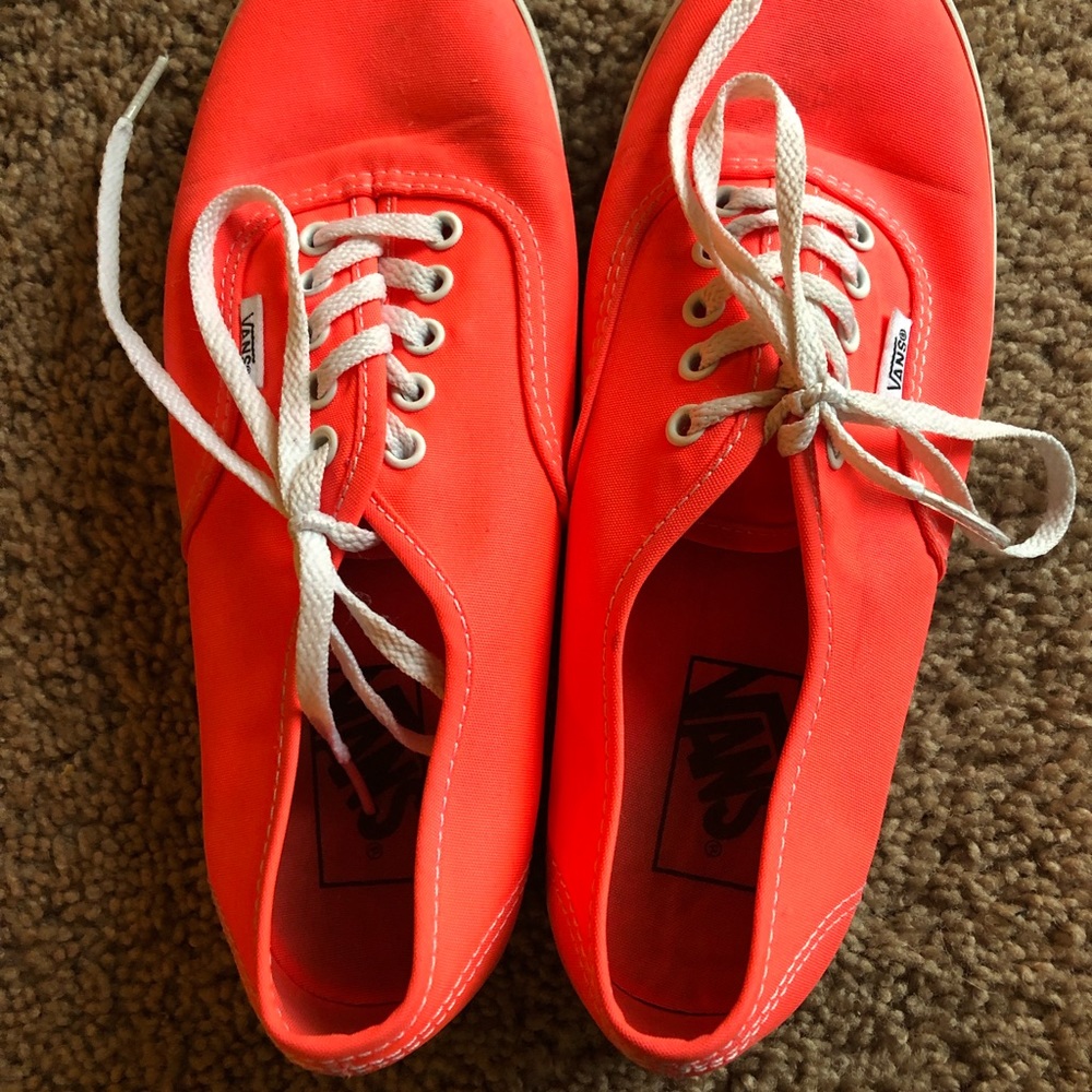 Vans - Picture 3 of 6